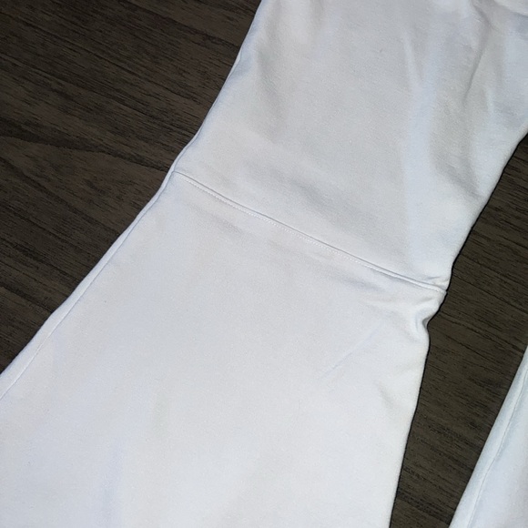 Chatoyant Flare Jeans - Picture 8 of 8